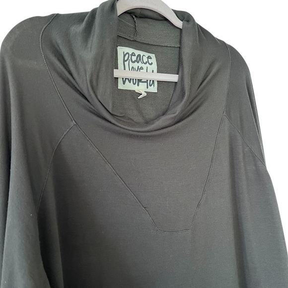 Peace Love World Oversized Drawstring Top in Olive Green size 1X - Picture 3 of 9